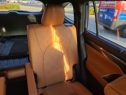 Used 2021 Toyota Highlander Platinum image 6