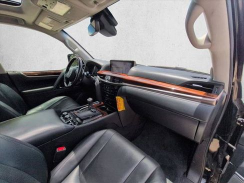 Used 2017 Lexus LX 570 4WD w/ Luxury Package image 22