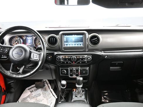 Certified 2022 Jeep Gladiator Willys image 16