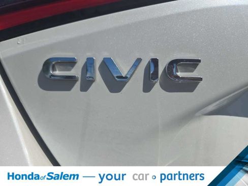 Used 2023 Honda Civic Sport image 9