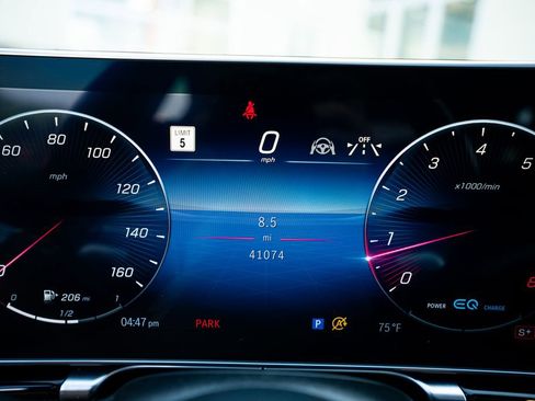 Used 2022 Mercedes-Benz S 500 4MATIC w/ AMG Line Package image 35