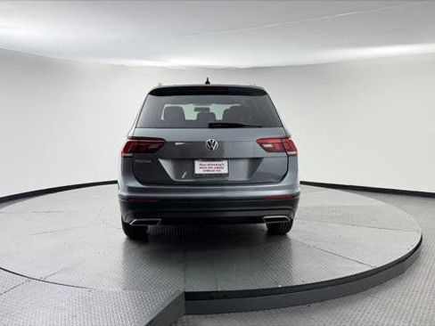 Used 2020 Volkswagen Tiguan S image 6
