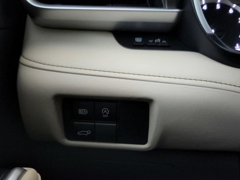 Certified 2024 Toyota Highlander XLE FWD image 68