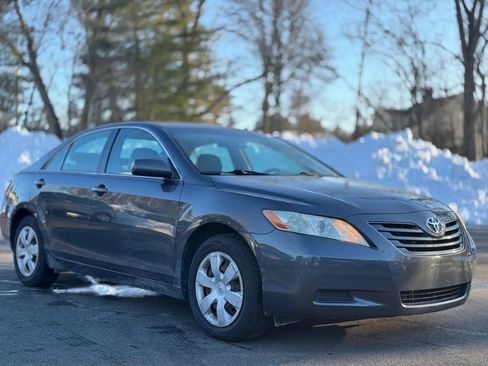 Used 2009 Toyota Camry LE image 3