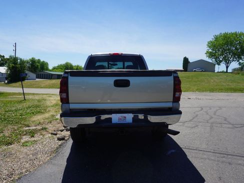 Used 2007 Chevrolet Silverado 2500 LT w/ Onstar Plus Package AWD/4WD image 4