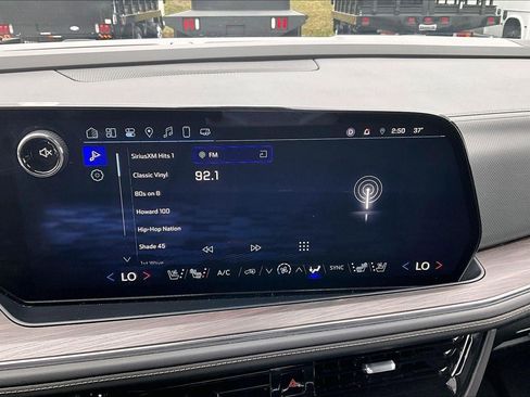 Used 2025 Chevrolet Suburban Premier image 21