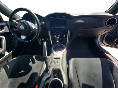 Used 2020 Toyota 86 RWD image 9