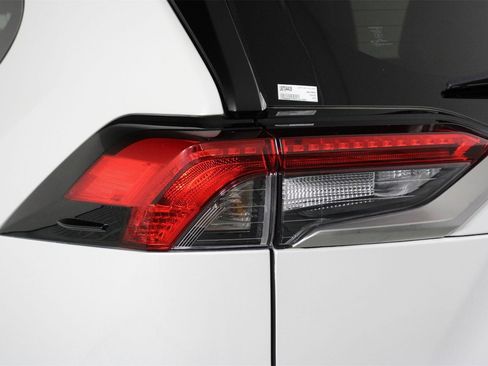 Used 2023 Toyota RAV4 XSE image 18