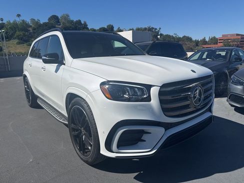 Used 2025 Mercedes-Benz GLS 450 GLS 450 image 3