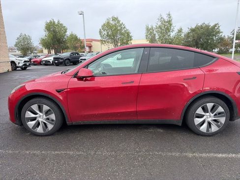 Used 2021 Tesla Model Y Long Range image 16