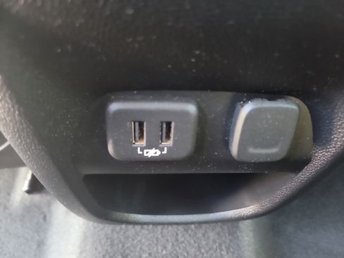 Used 2020 Chevrolet Colorado LT w/ LT Convenience Package image 16