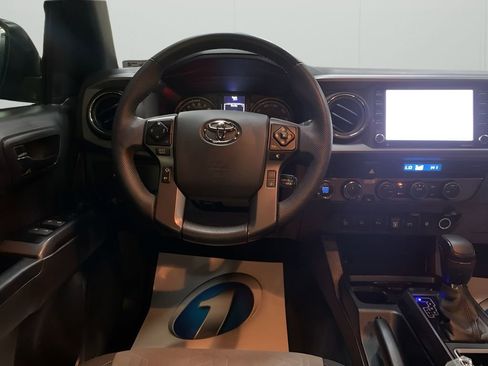 Used 2023 Toyota Tacoma TRD Off-Road image 15