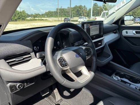 New 2026 Ford Explorer Active w/ Active Comfort Package RWD image 13