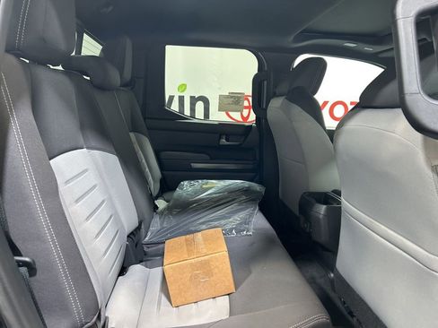 New 2025 Toyota Tacoma TRD Off-Road AWD/4WD image 15
