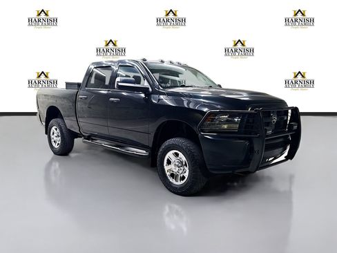 Used 2017 RAM 2500 Tradesman w/ Chrome Appearance Group AWD/4WD image 3