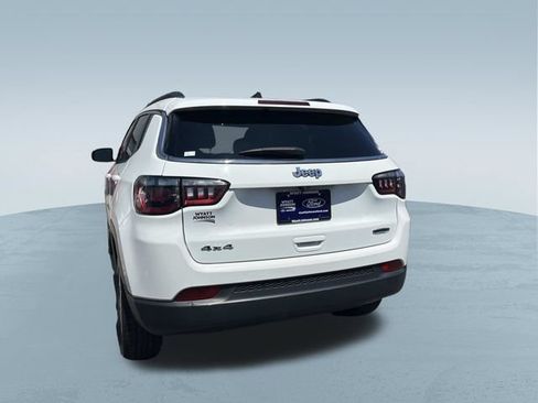 Used 2024 Jeep Compass Latitude AWD/4WD image 6