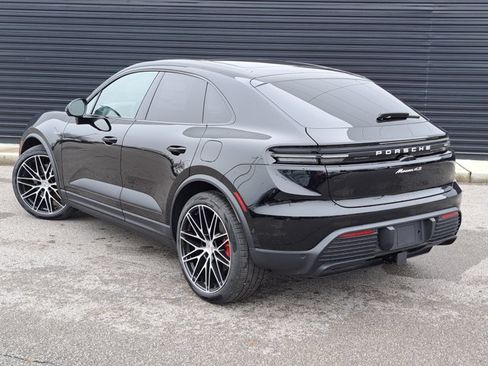 Used 2025 Porsche Macan 4S Electric AWD/4WD image 3