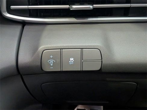 Used 2025 Hyundai Elantra Sport image 18