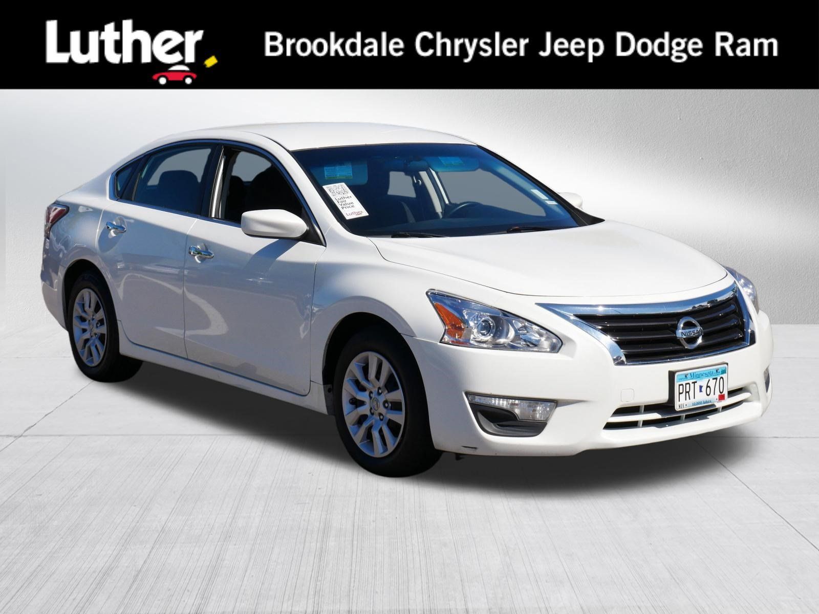 Used 2015 Nissan Altima 2.5 S FWD image 1