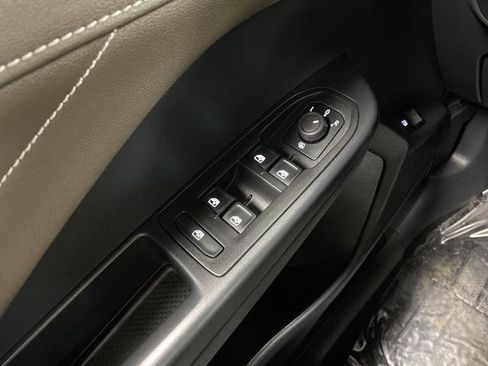 Used 2024 Volkswagen Taos SEL image 27