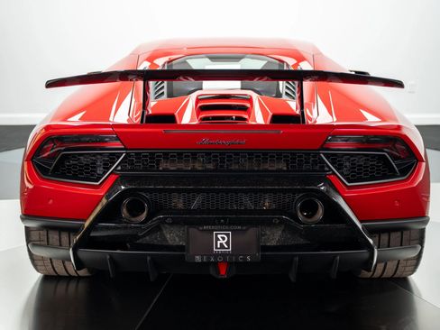 Used 2018 Lamborghini Huracan Performante image 18