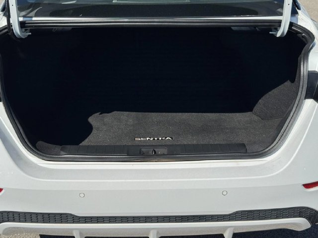 Used 2024 Nissan Sentra SV FWD image 5