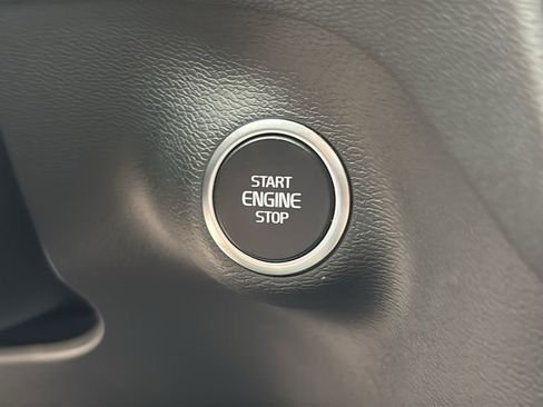 Certified 2026 Volvo XC40 B5 Plus AWD/4WD image 14