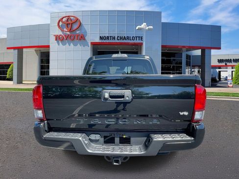 Used 2022 Toyota Tacoma SR5 w/ Technology Package RWD image 6