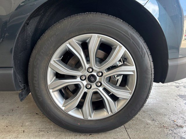 Used 2024 Ford Edge Titanium w/ Cargo Accessory Package AWD/4WD image 9