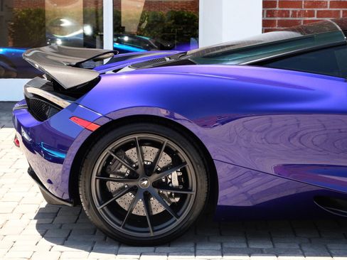 Used 2020 McLaren 720S RWD image 18