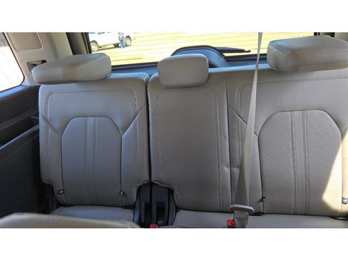 Used 2018 Ford Expedition Limited RWD image 18
