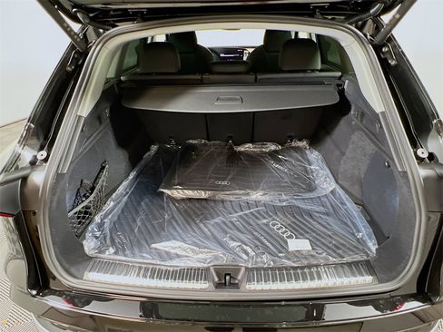 New 2025 Audi Q5 Prestige image 25