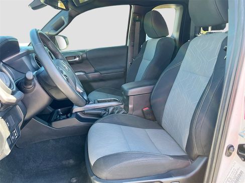 Used 2023 Toyota Tacoma TRD Off-Road image 19