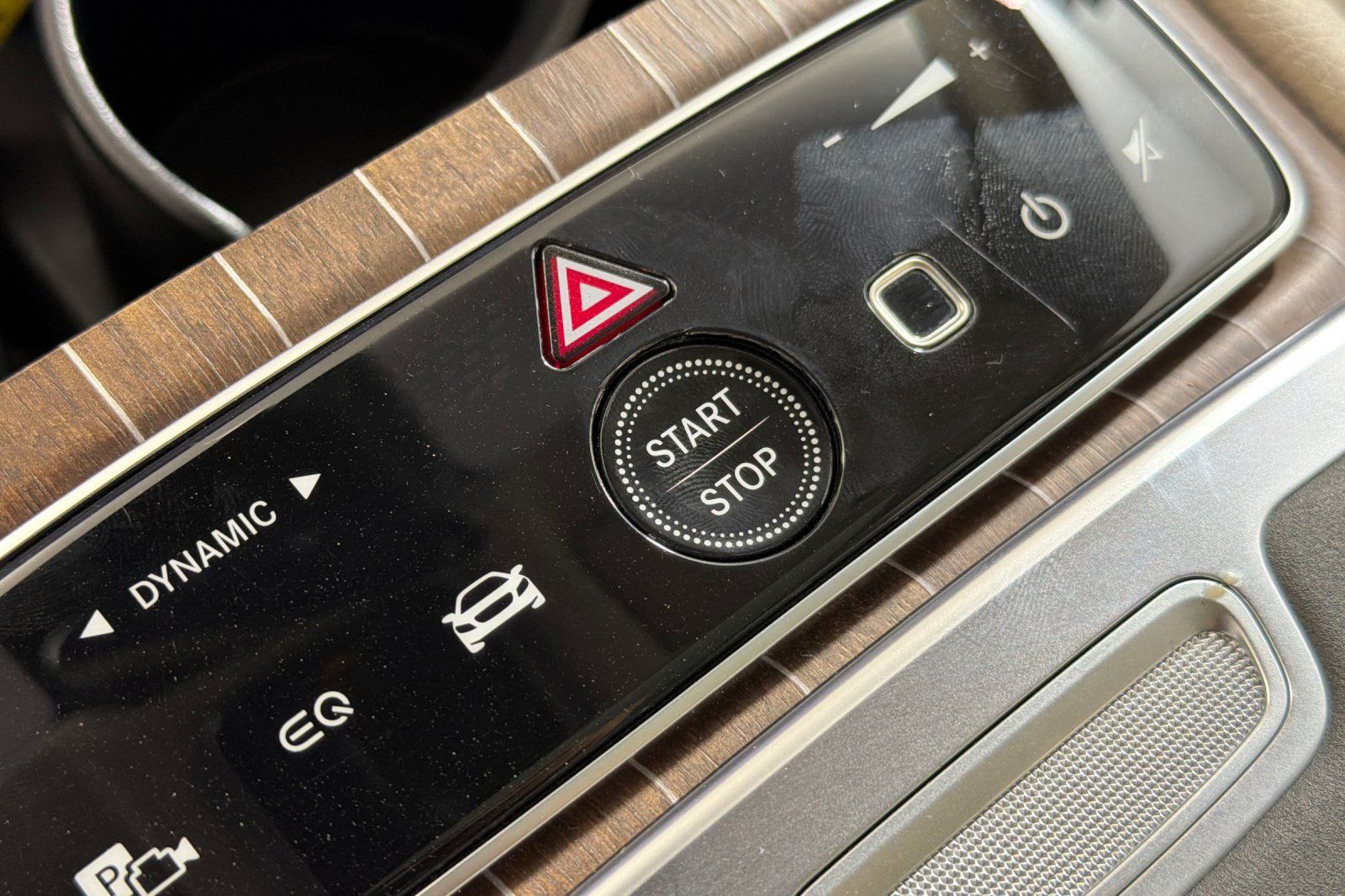 Used 2022 Mercedes-Benz EQS 580 4MATIC Sedan w/ Pinnacle Trim Package image 22