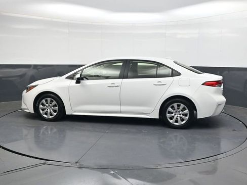 Used 2021 Toyota Corolla LE image 7