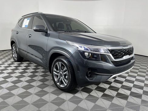 Used 2023 Kia Seltos S FWD image 2