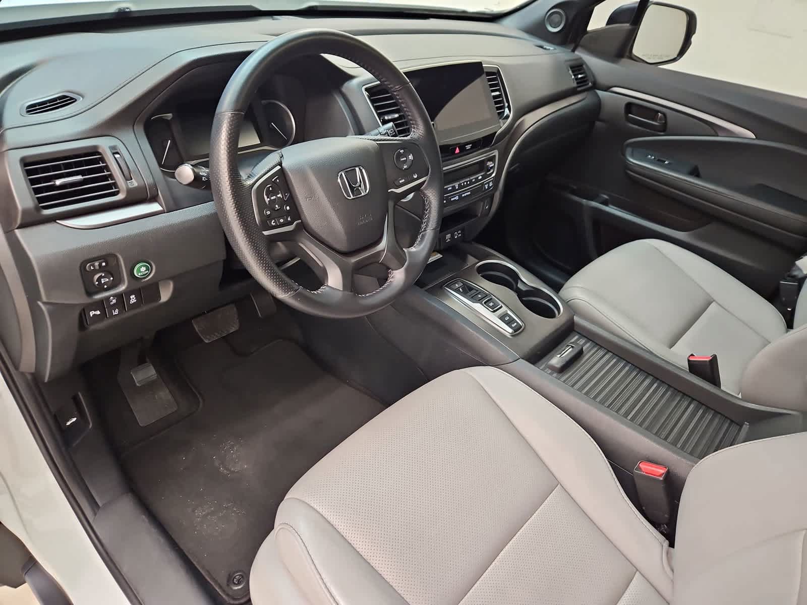 Certified 2023 Honda Passport EX-L image 2