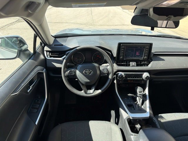 Used 2022 Toyota RAV4 XLE AWD/4WD image 17
