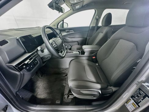 Used 2026 Kia Sportage LX AWD/4WD image 13