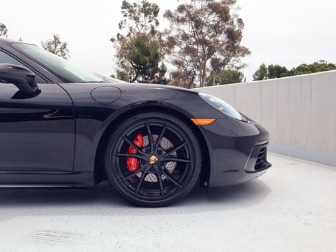 Certified 2025 Porsche 718 Cayman S RWD image 11