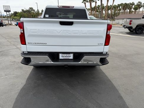 Used 2025 Chevrolet Silverado 1500 LTZ image 4