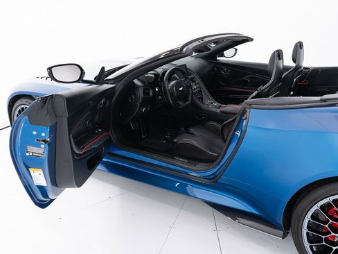 Used 2023 Aston Martin DBS Superleggera Volante image 17