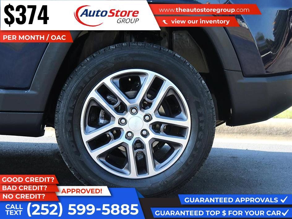 Used 2017 Jeep Compass Latitude w/ Cold Weather Group AWD/4WD image 9