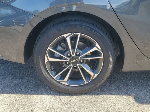 Used 2024 Kia Forte LXS FWD image 5