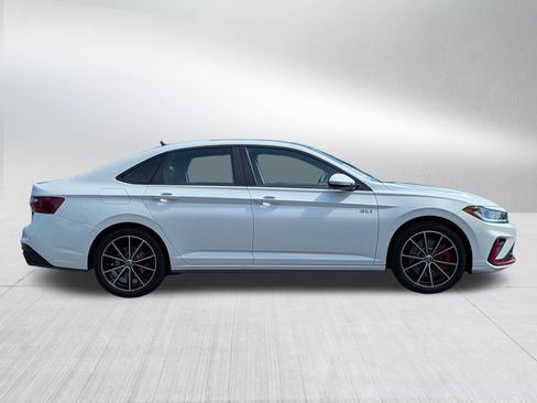 Used 2025 Volkswagen Jetta GLI Autobahn FWD image 8