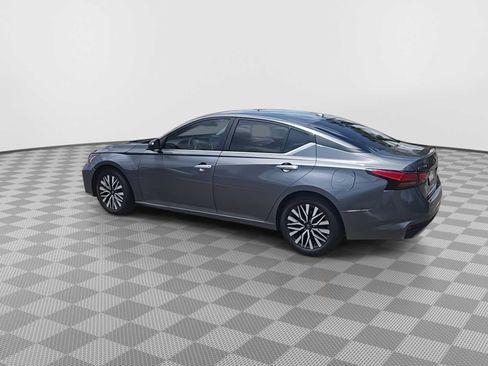 Used 2024 Nissan Altima 2.5 SV FWD image 6