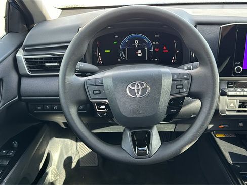 New 2025 Toyota Camry Hybrid image 24