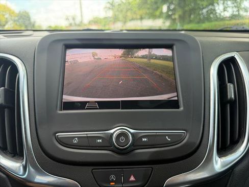 Used 2022 Chevrolet Equinox LT FWD image 22