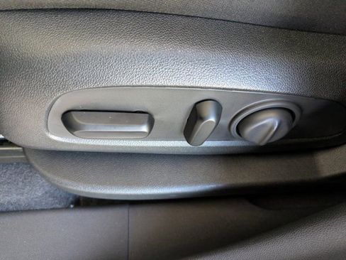 Used 2021 Chevrolet Equinox LT image 20