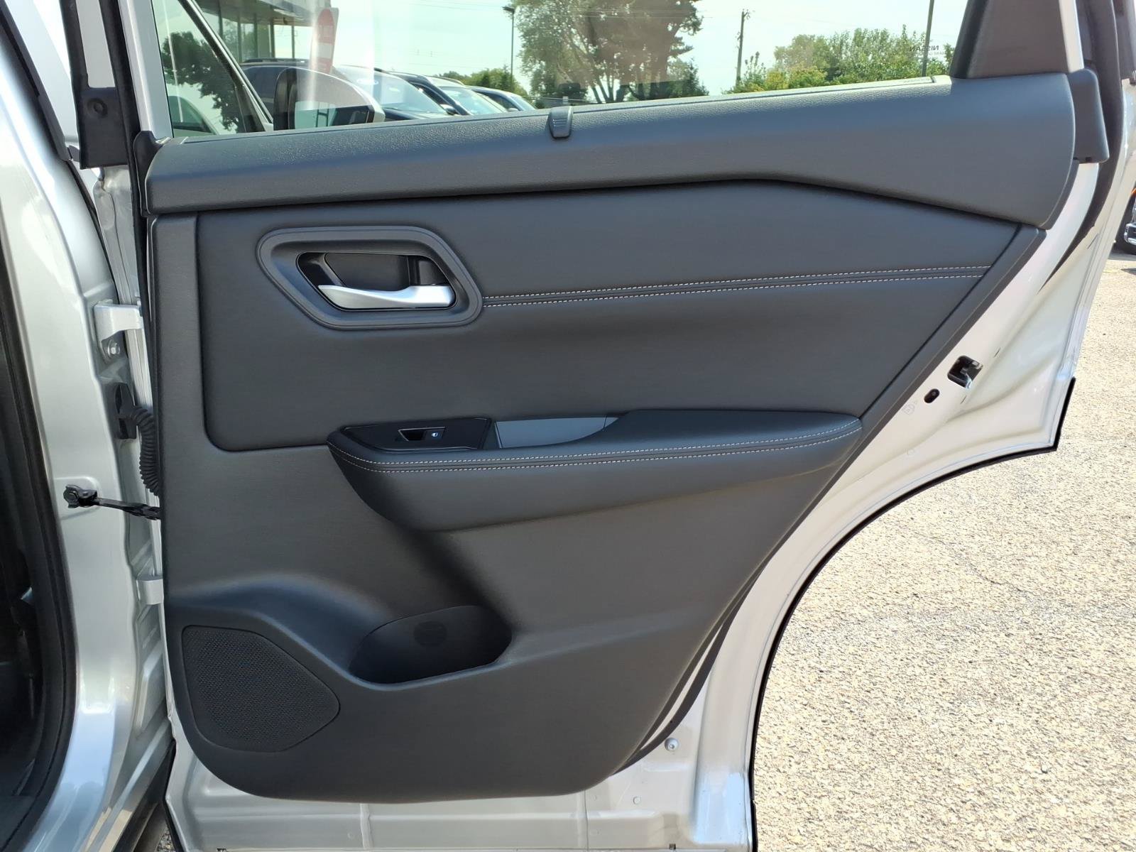 Used 2024 Nissan Rogue SV w/ SV Premium Package AWD/4WD image 28